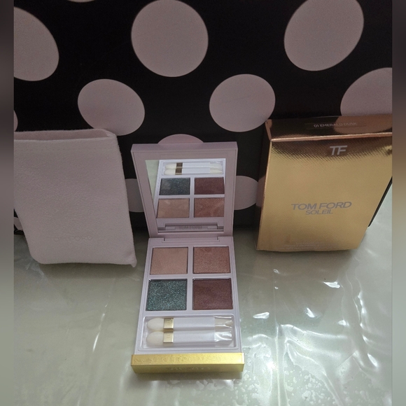 ✨️Tom Ford Eyeshadow✨️ - Picture 3 of 4